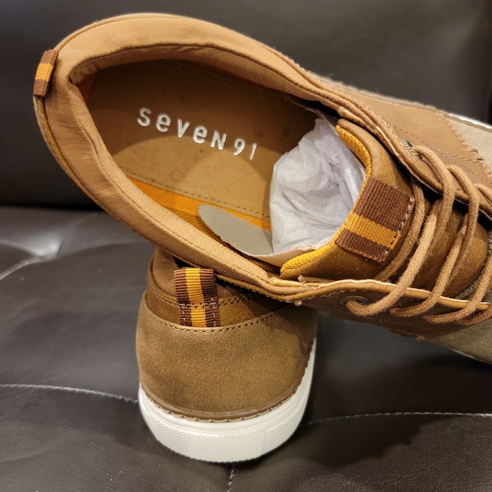 Seven 91 Men's Casual. Size 12. In Great Condition without Box.